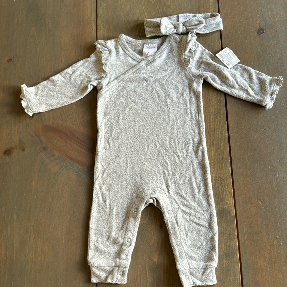 NWT Okie dokie Gray Romper with Headband